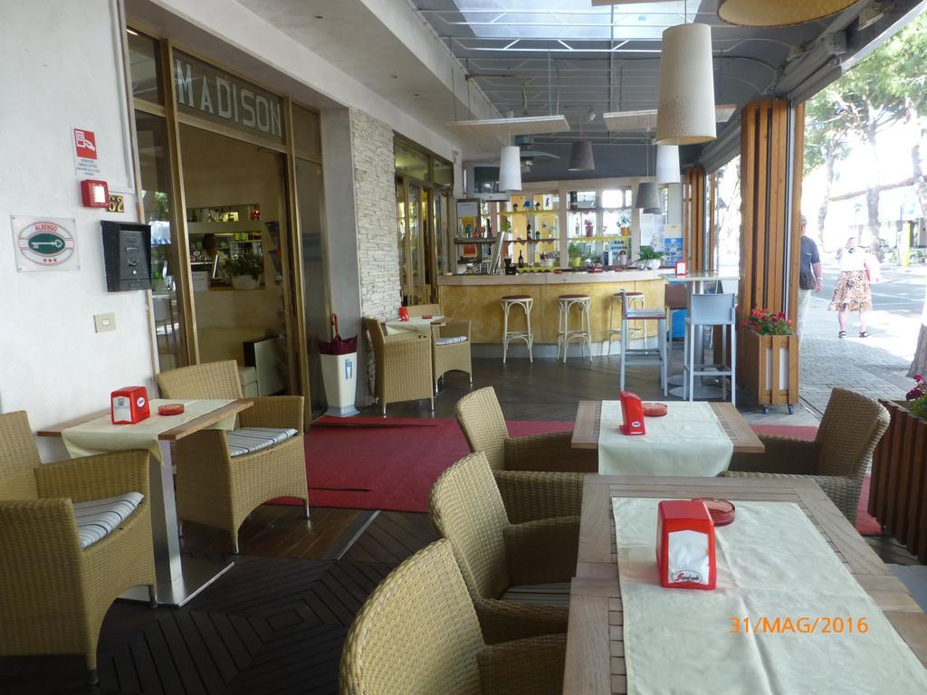 Hotel Madison Lido di Jesolo Bagian luar foto