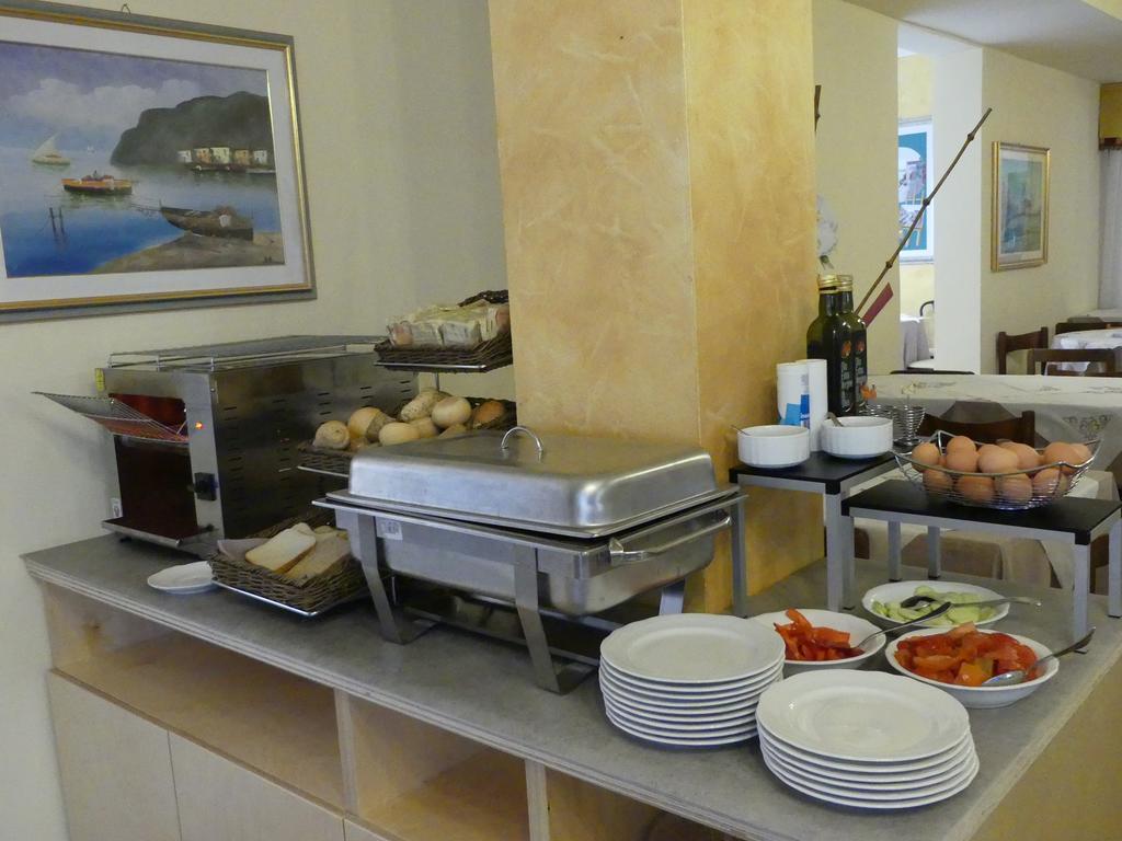 Hotel Madison Lido di Jesolo Bagian luar foto