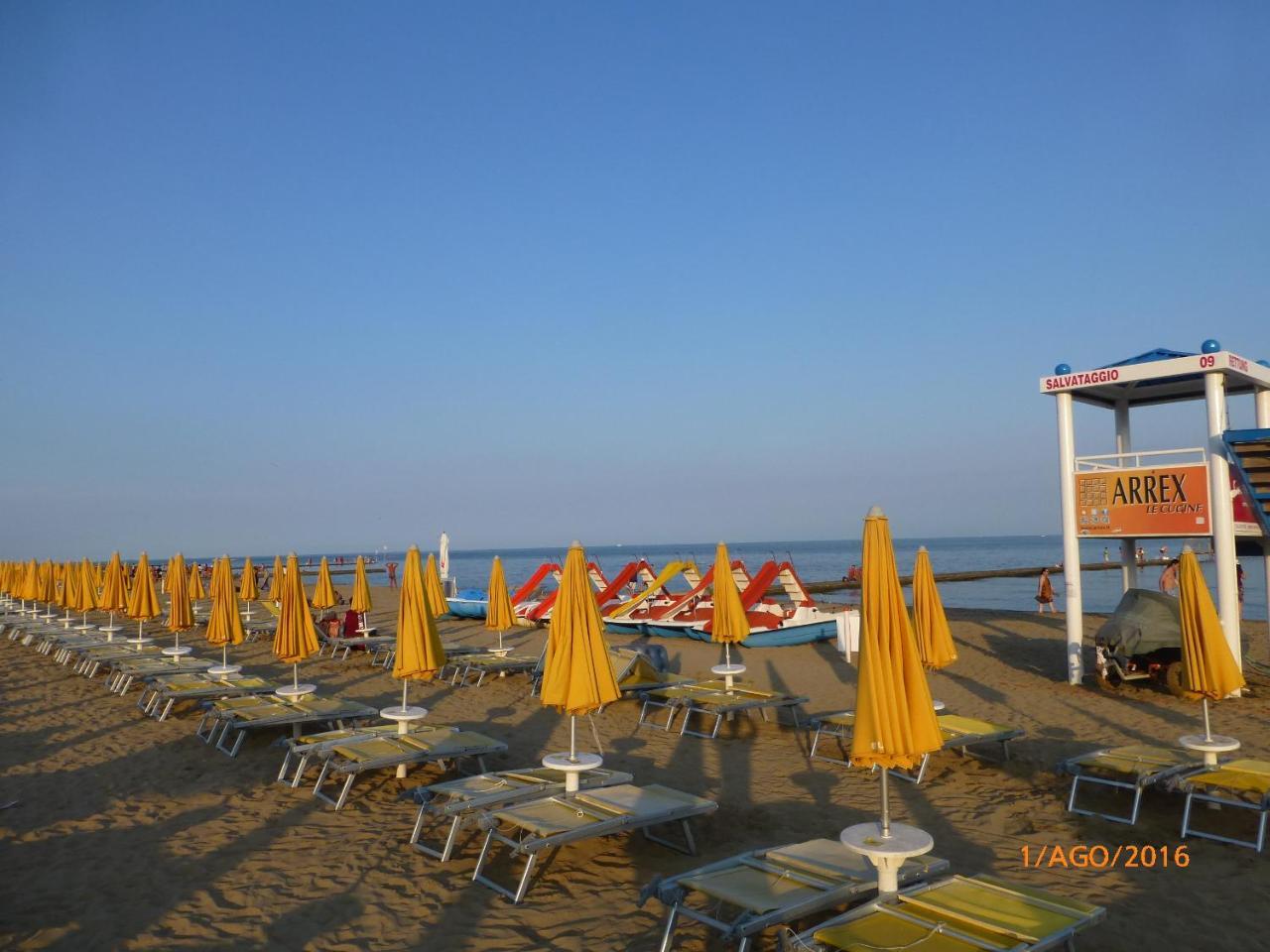 Hotel Madison Lido di Jesolo Bagian luar foto
